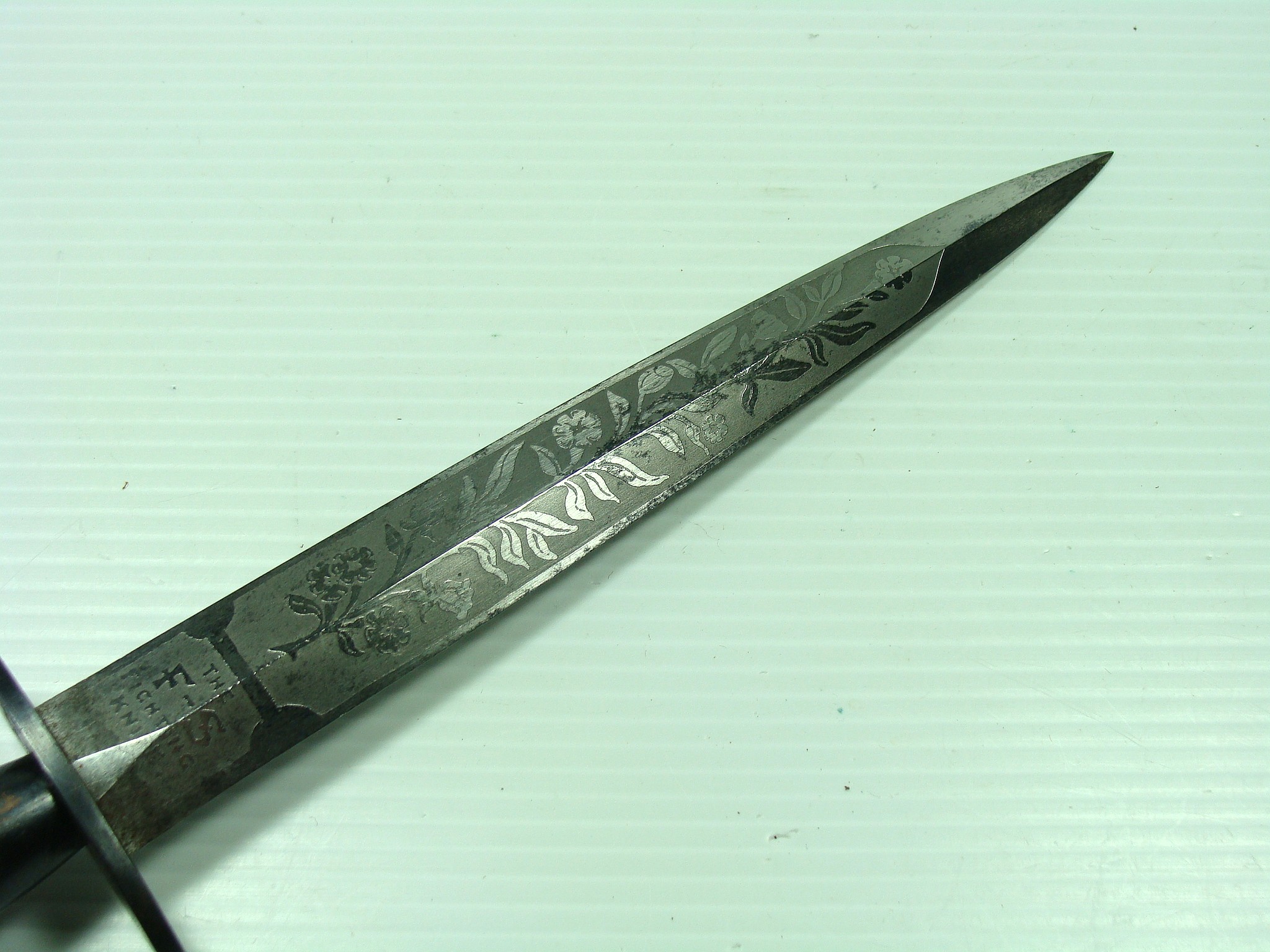 2nd Pattern Private Purchase F-S Knife RAAF 6.jpg