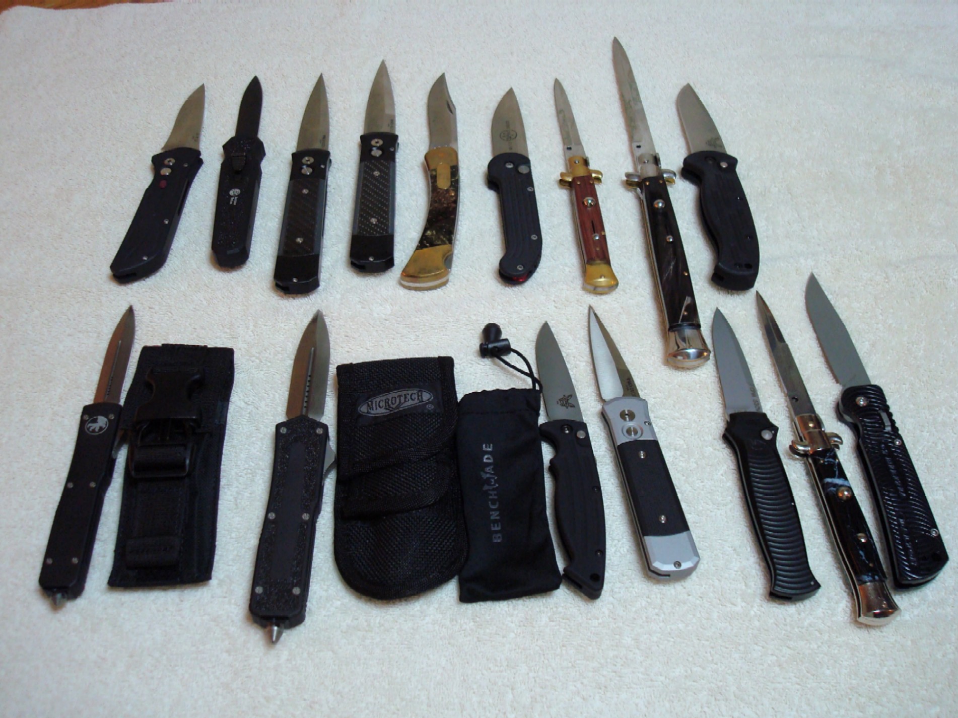 Knives with some cases 1.JPG